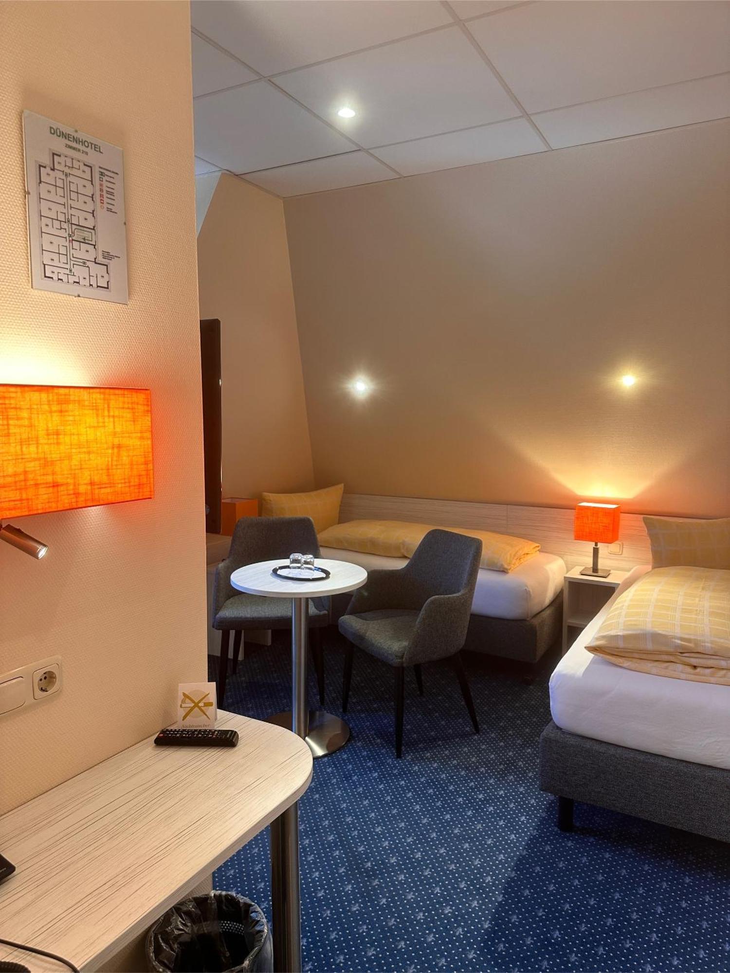 Duenenhotel Am Meer Росток Экстерьер фото