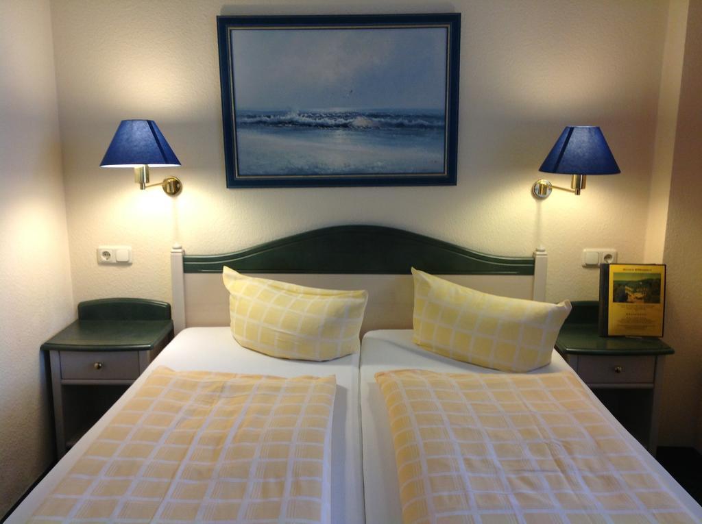 Duenenhotel Am Meer Росток Экстерьер фото