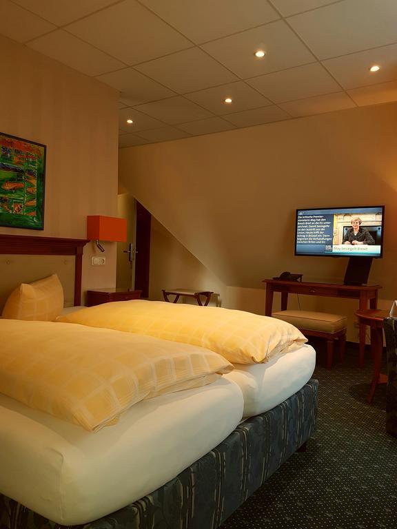Duenenhotel Am Meer Росток Экстерьер фото