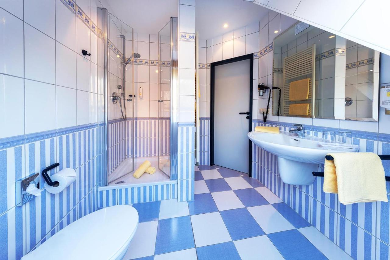 Duenenhotel Am Meer Росток Экстерьер фото
